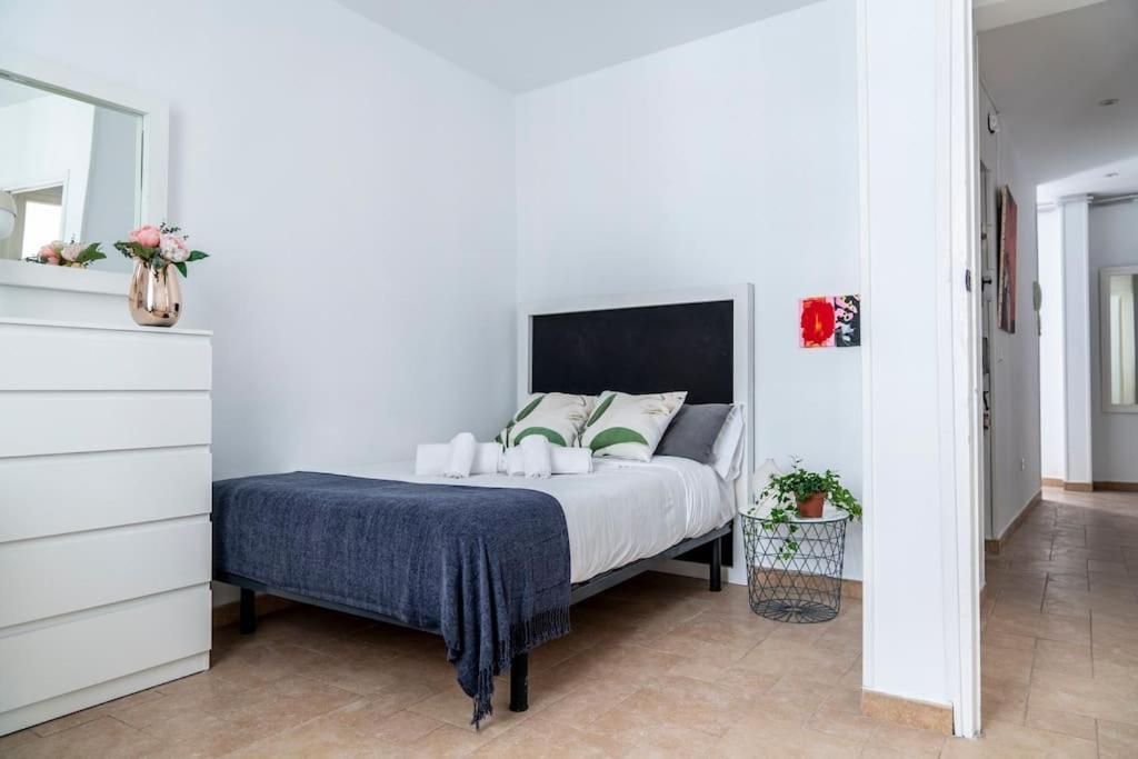 Flat For Groups 8 People In Gran Via-Cgrac4 Apartment มาดริด ภายนอก รูปภาพ
