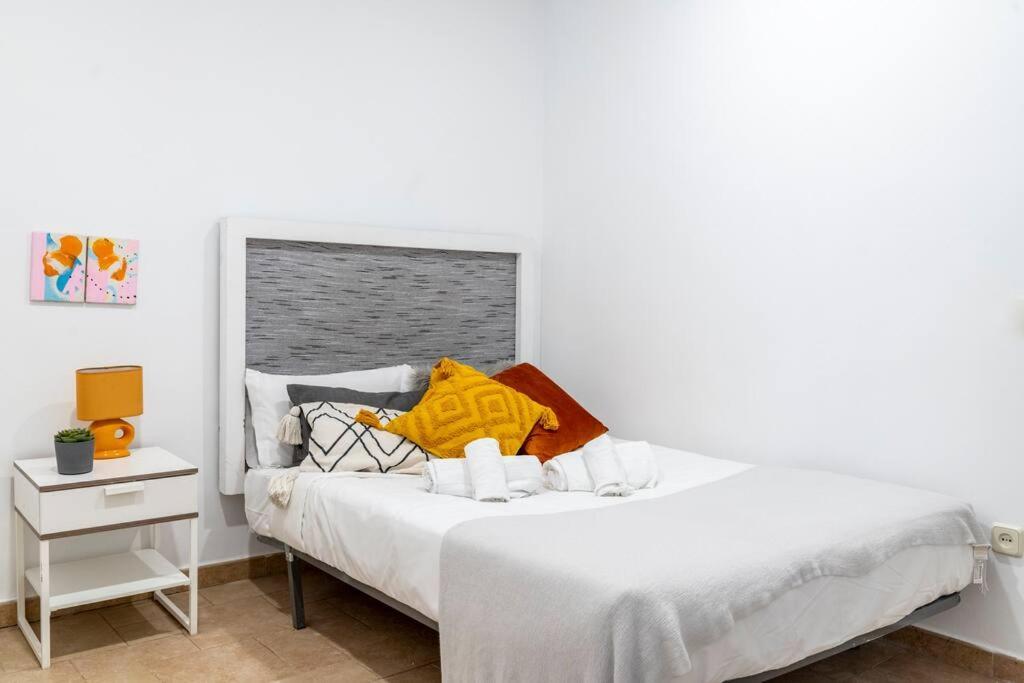 Flat For Groups 8 People In Gran Via-Cgrac4 Apartment มาดริด ภายนอก รูปภาพ